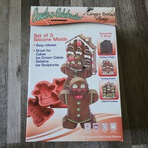 ​ROSHCO NIB Silicone Gingerbread Village Baking Molds Set of 3